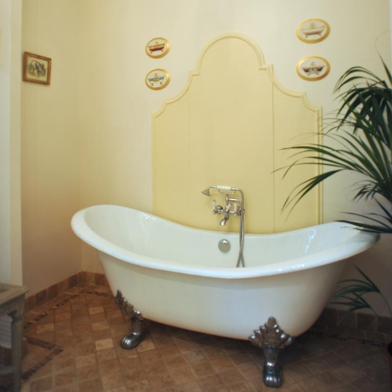 Villa L'Orangerie du Grand Jardin Condé-sur-Seulles Zimmer foto